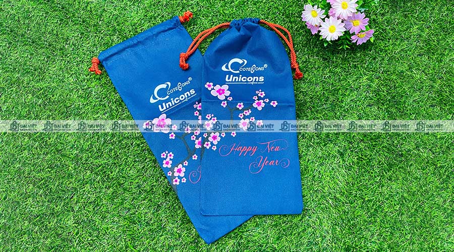 Túi vải không dệt dây rút được in bằng công nghệ in trục đồng