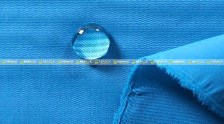 Chất liệu vải dù bền bỉ, chống thấm tạo nên túi dù