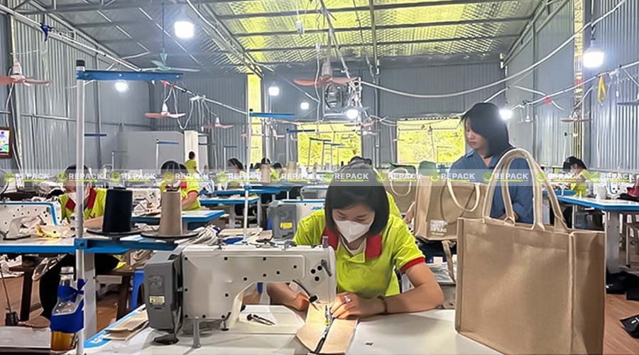 Công nghệ may tiên tiến, giúp khách hàng thể hiện thương hiệu Công nghệ may tiên tiến, giúp khách hàng thể hiện thương hiệu