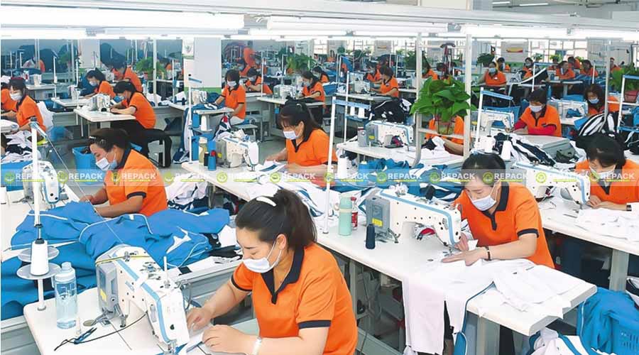 Quy mô xưởng Repack rộng lớn cùng đội ngủ nhân viên chuyên nghiệp Quy mô xưởng Repack rộng lớn cùng đội ngủ nhân viên chuyên nghiệp