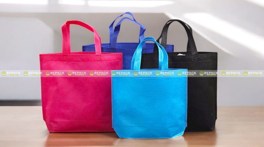 Túi vải không dệt chặt đáy được sản xuất tại xưởng Repack
