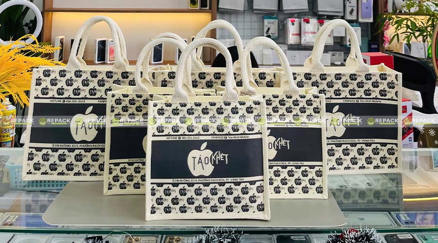 Túi vải linen được in ấn thông tin đẹp mắt, sắc nét Túi vải linen được in ấn thông tin đẹp mắt, sắc nét