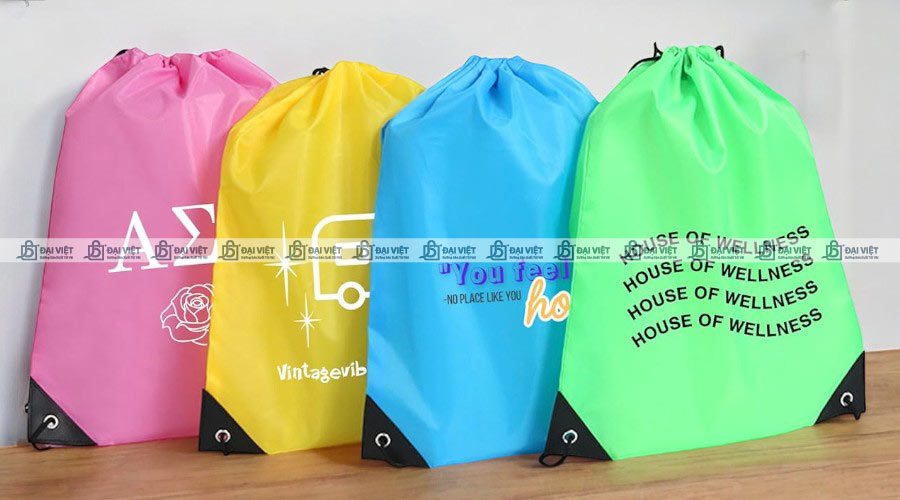 Balo túi rút vải dù in hình ảnh bằng phương pháp in lụa