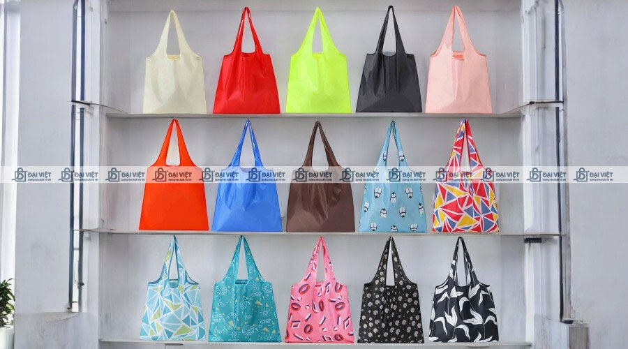 Các mẫu túi vải dù gấp gọn màu sắc phong phú